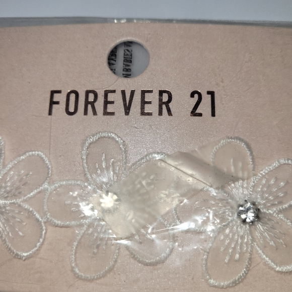Forever 21 choker Necklace NEW - Picture 4 of 5